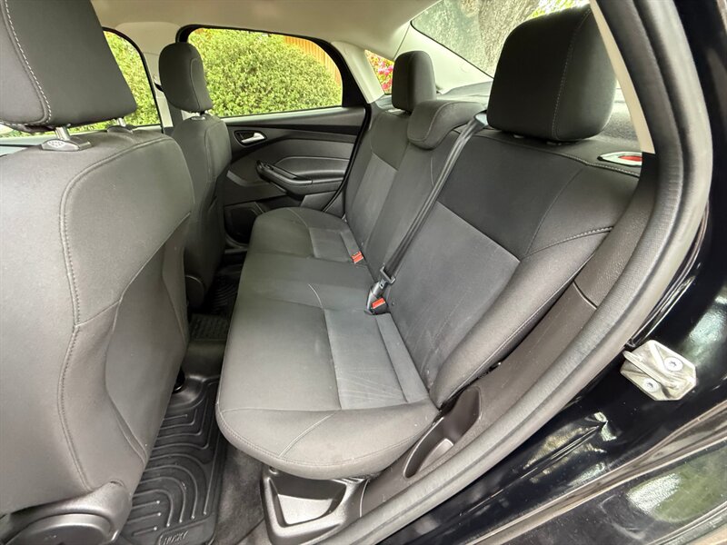 2018 Ford Focus SE - Photo 12 - Portland, OR 97202