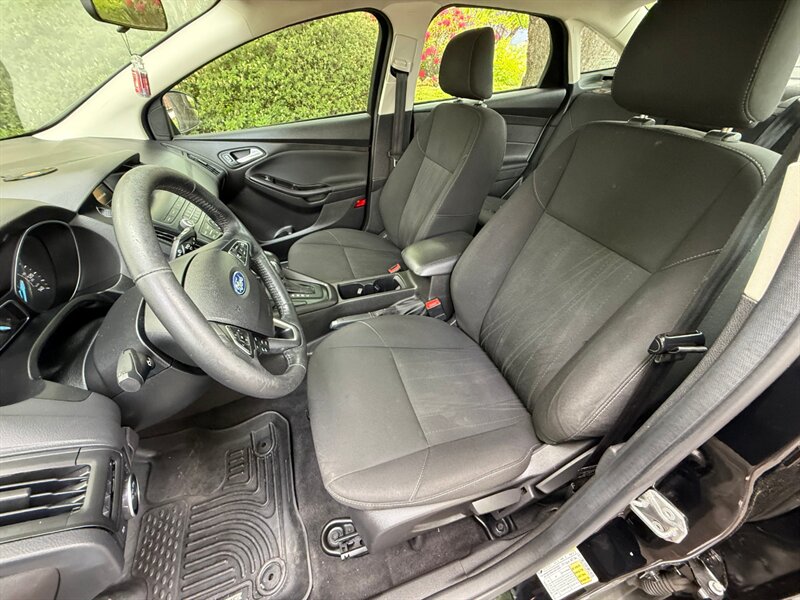 2018 Ford Focus SE - Photo 8 - Portland, OR 97202