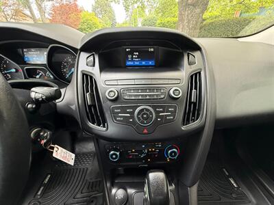 2018 Ford Focus SE - Photo 14 - Portland, OR 97202