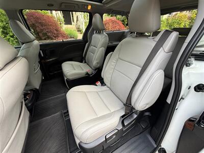 2017 Toyota Sienna Limited 7-Passenger - Photo 15 - Portland, OR 97202