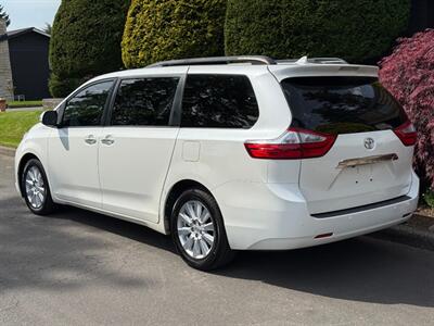 2017 Toyota Sienna Limited 7-Passenger - Photo 3 - Portland, OR 97202
