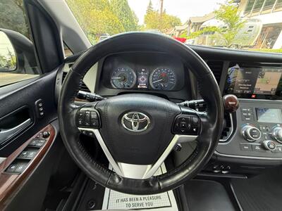 2017 Toyota Sienna Limited 7-Passenger - Photo 21 - Portland, OR 97202