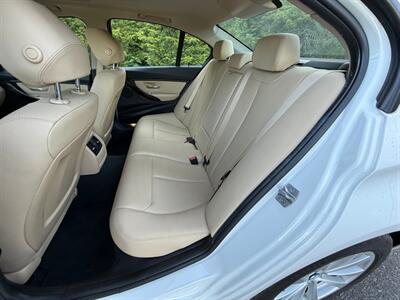 2017 BMW 320i   - Photo 13 - Portland, OR 97202