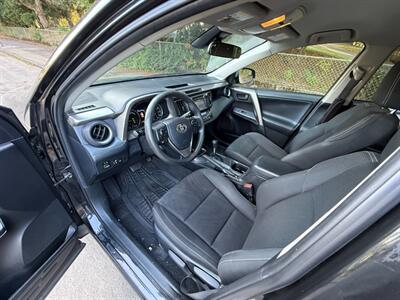 2018 Toyota RAV4 Hybrid XLE   - Photo 9 - Portland, OR 97202