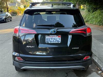 2018 Toyota RAV4 Hybrid XLE   - Photo 5 - Portland, OR 97202