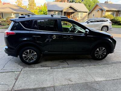 2018 Toyota RAV4 Hybrid XLE   - Photo 6 - Portland, OR 97202