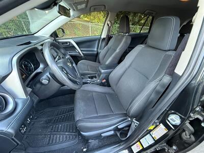 2018 Toyota RAV4 Hybrid XLE   - Photo 10 - Portland, OR 97202