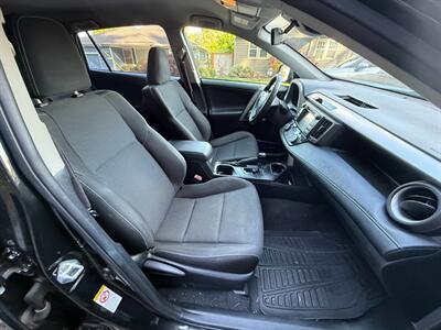 2018 Toyota RAV4 Hybrid XLE   - Photo 12 - Portland, OR 97202