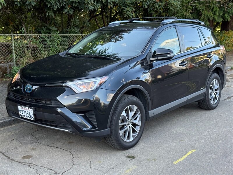 2018 Toyota RAV4 Hybrid XLE - Photo 1 - Portland, OR 97202