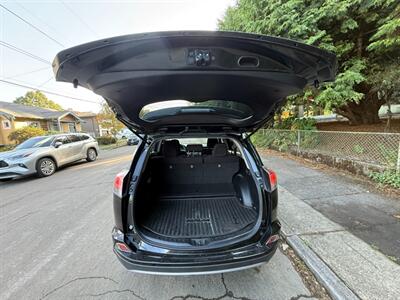 2018 Toyota RAV4 Hybrid XLE   - Photo 7 - Portland, OR 97202