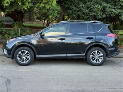 2018 Toyota RAV4 Hybrid XLE   - Photo 2 - Portland, OR 97202