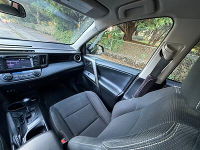 2018 Toyota RAV4 Hybrid XLE   - Photo 17 - Portland, OR 97202