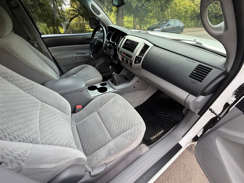 2011 Toyota Tacoma SR5 - Photo 13 - Portland, OR 97202