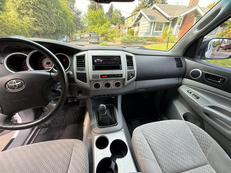2011 Toyota Tacoma SR5 - Photo 18 - Portland, OR 97202