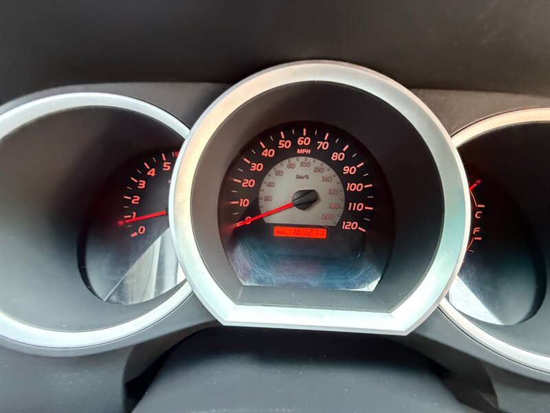 2011 Toyota Tacoma SR5 - Photo 22 - Portland, OR 97202