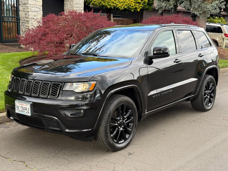 2019 Jeep Grand Cherokee Laredo   - Photo 1 - Portland, OR 97202