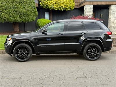 2019 Jeep Grand Cherokee Laredo   - Photo 2 - Portland, OR 97202
