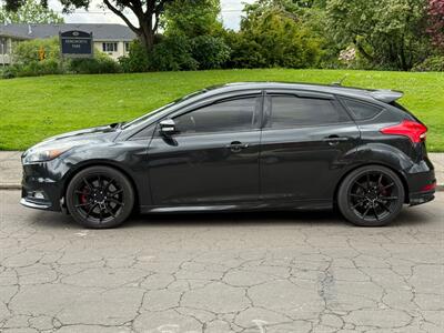 2015 Ford Focus ST   - Photo 2 - Portland, OR 97202