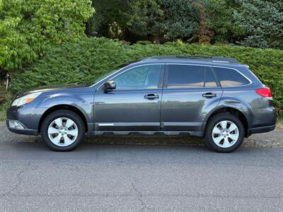 2011 Subaru Outback 2.5i Premium   - Photo 2 - Portland, OR 97202