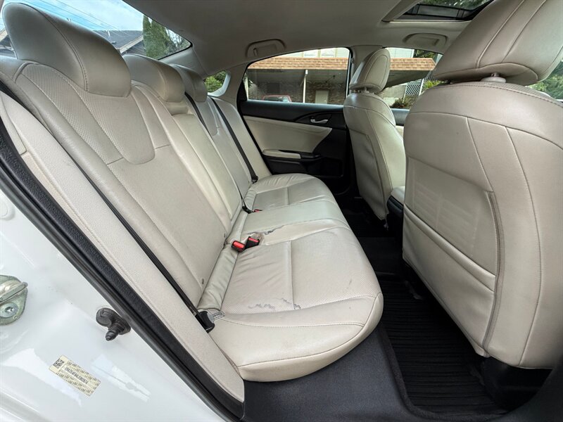 2020 Honda Insight Touring - Photo 13 - Portland, OR 97202