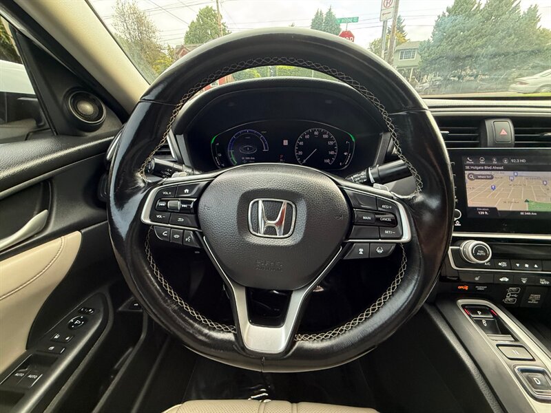 2020 Honda Insight Touring - Photo 19 - Portland, OR 97202