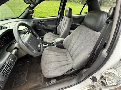 2000 Chevrolet Cavalier   - Photo 9 - Portland, OR 97202