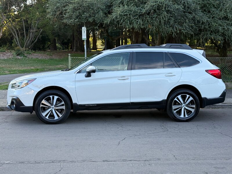2018 Subaru Outback 3.6R Limited - Photo 2 - Portland, OR 97202