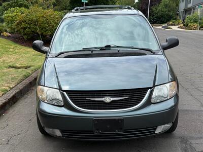 2004 Chrysler Town & Country Limited   - Photo 4 - Portland, OR 97202
