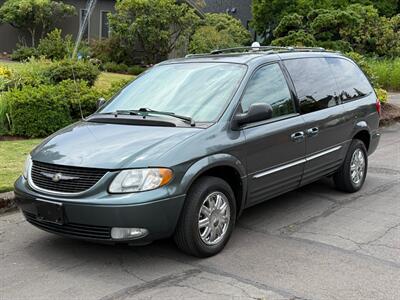 2004 Chrysler Town & Country Limited   - Photo 1 - Portland, OR 97202