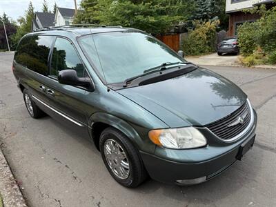 2004 Chrysler Town & Country Limited   - Photo 6 - Portland, OR 97202