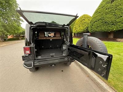 2013 Jeep Wrangler Unlimited Sahara   - Photo 8 - Portland, OR 97202