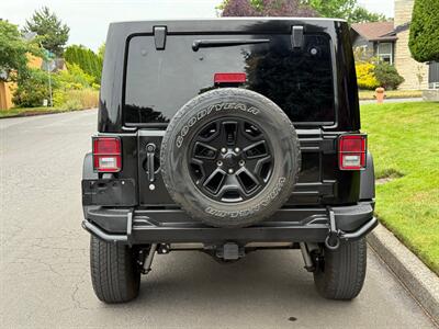 2013 Jeep Wrangler Unlimited Sahara   - Photo 5 - Portland, OR 97202