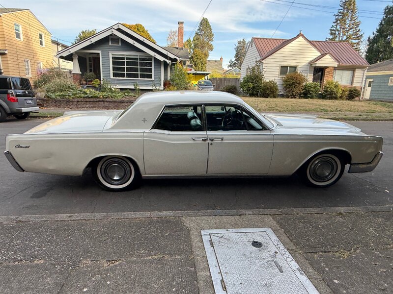 1967 Lincoln Continental - Photo 5 - Portland, OR 97202