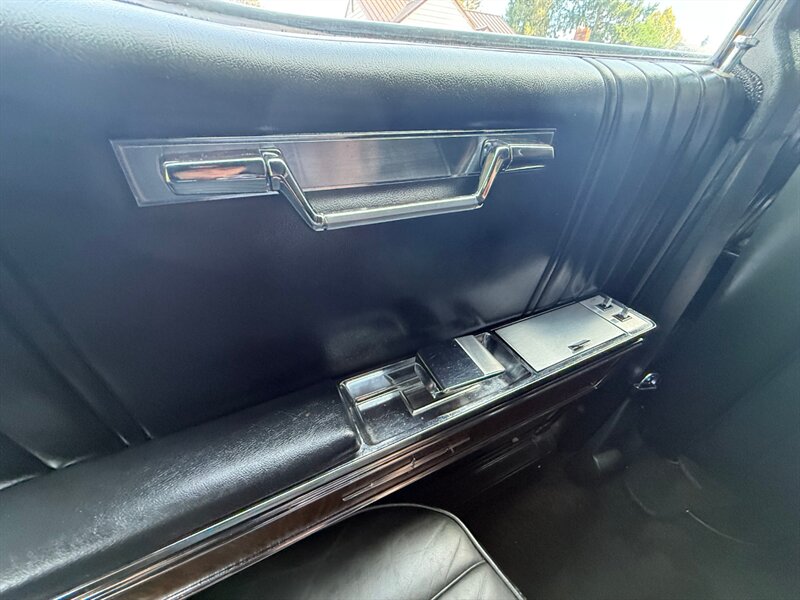 1967 Lincoln Continental - Photo 21 - Portland, OR 97202