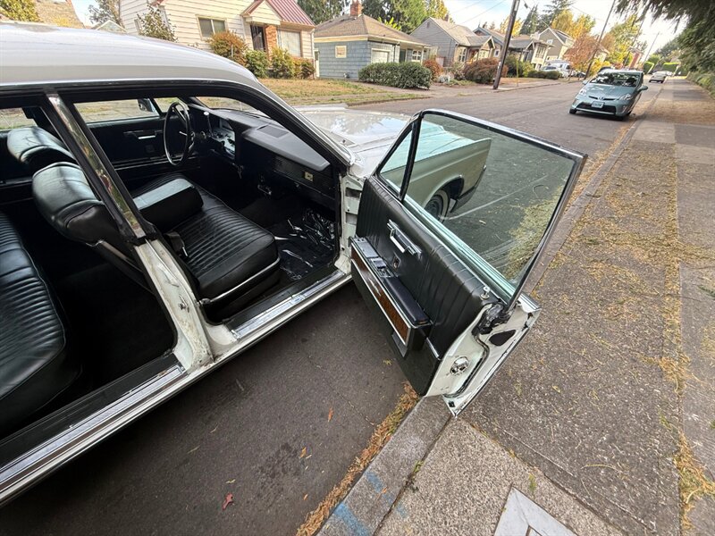 1967 Lincoln Continental - Photo 8 - Portland, OR 97202