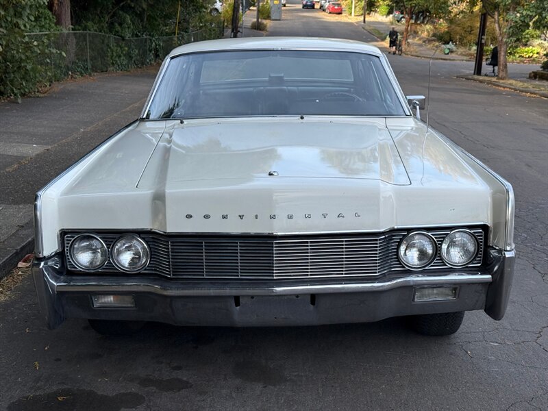 1967 Lincoln Continental - Photo 3 - Portland, OR 97202