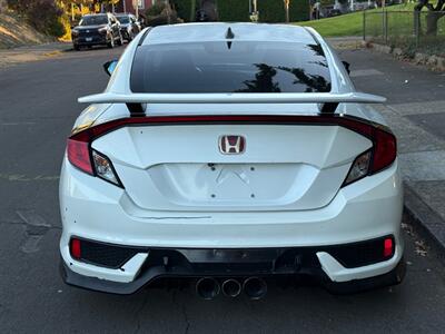 2017 Honda Civic Si - Photo 5 - Portland, OR 97202