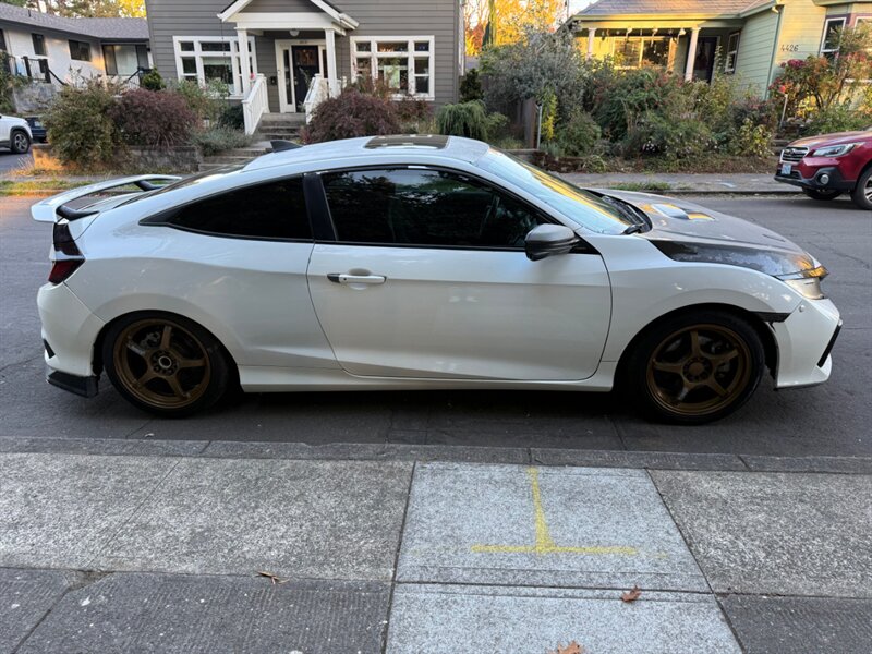 2017 Honda Civic Si - Photo 6 - Portland, OR 97202