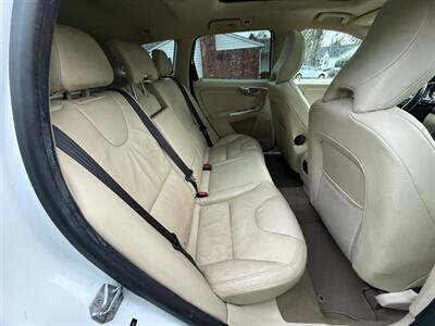 2014 Volvo XC60 T6   - Photo 15 - Portland, OR 97202