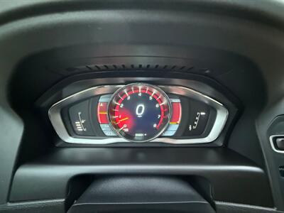 2014 Volvo XC60 T6   - Photo 22 - Portland, OR 97202
