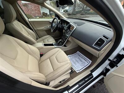 2014 Volvo XC60 T6   - Photo 12 - Portland, OR 97202
