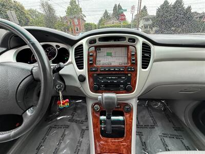 2006 Toyota Highlander Hybrid Limited   - Photo 20 - Portland, OR 97202