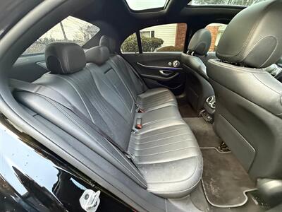 2019 Mercedes-Benz E 300   - Photo 12 - Portland, OR 97202