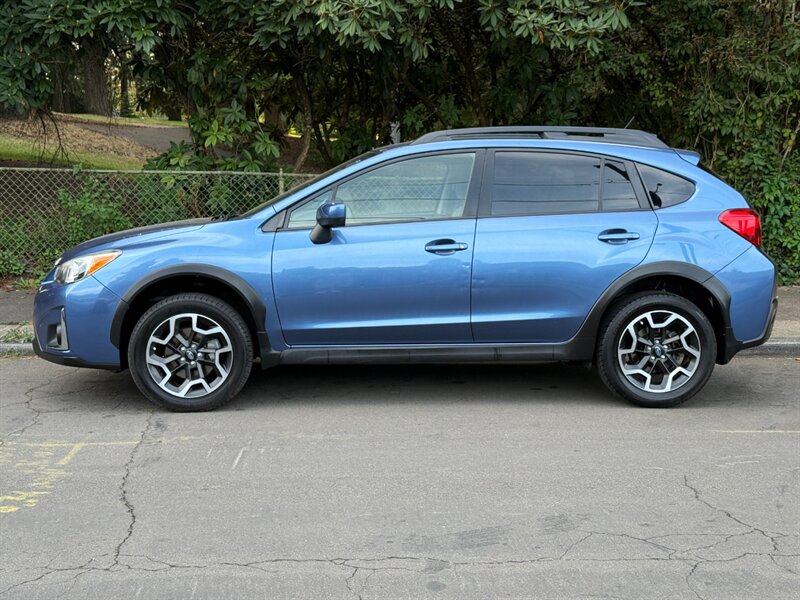 2017 Subaru Crosstrek 2.0i Premium - Photo 2 - Portland, OR 97202