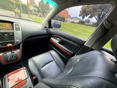 2004 Lexus RX 330   - Photo 16 - Portland, OR 97202