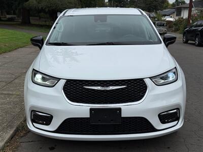 2024 Chrysler Pacifica Touring L - Photo 4 - Portland, OR 97202