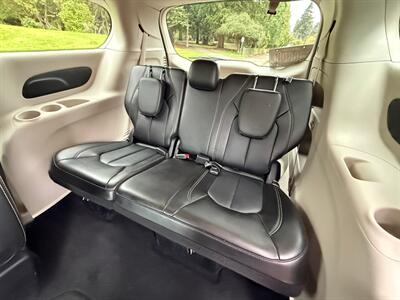 2024 Chrysler Pacifica Touring L - Photo 14 - Portland, OR 97202