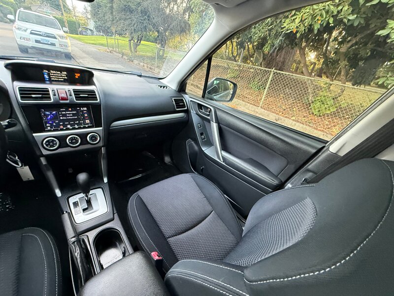 2016 Subaru Forester 2.5i - Photo 18 - Portland, OR 97202