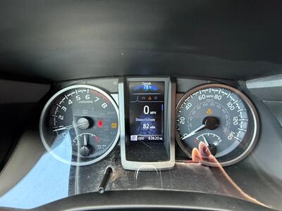 2022 Toyota Tacoma TRD Sport   - Photo 18 - Portland, OR 97202