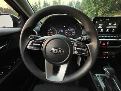 2019 Kia Forte LXS   - Photo 18 - Portland, OR 97202